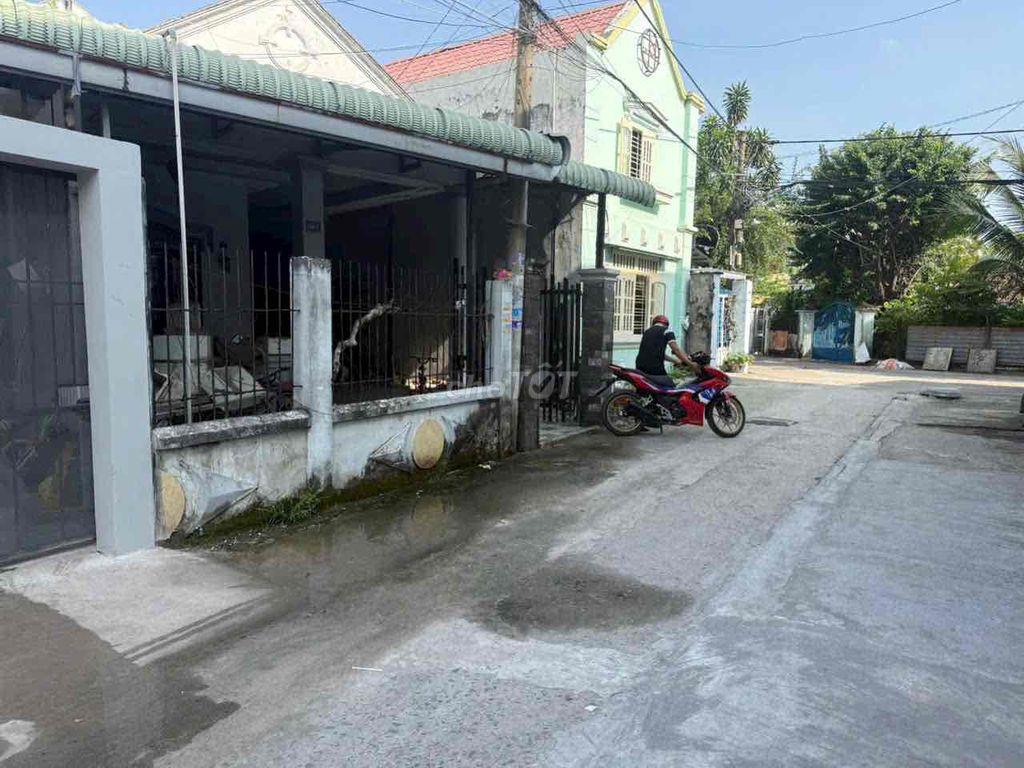 cần bán nhà hốc môn
