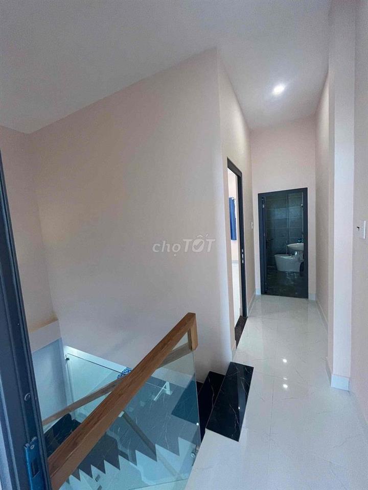 BÁN CĂN NHÀ LẦU SỔ HỒNG RIÊNG GẦN CHỢ ĐÔNG THẠNH