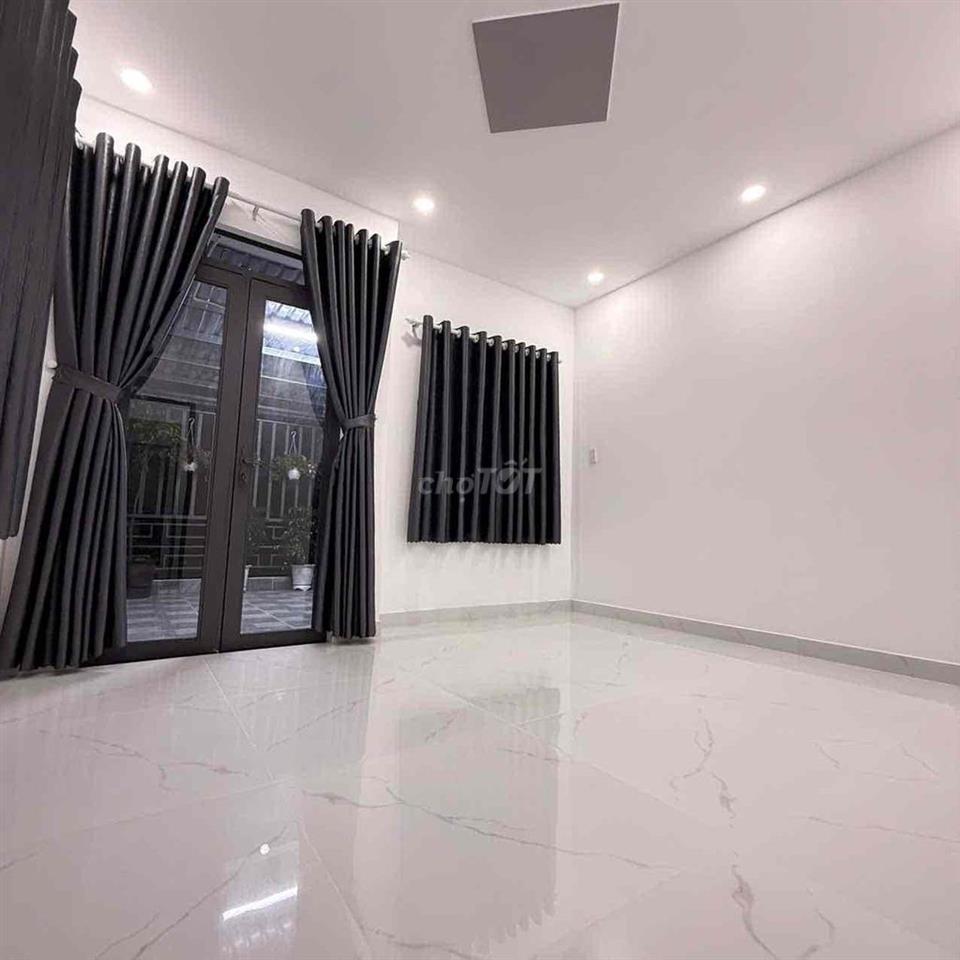 NHÀ LẦU SÂN ĐẬU XE HƠI. HẺM BÊ TÔNG 5M