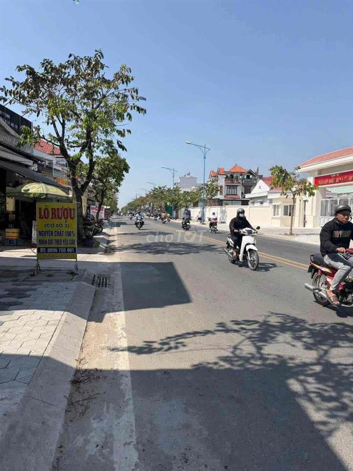 BÁN NHÀ MẶT TIỀN ĐƯỜNG LÊ LỢI. THỊ TRẤN HÓC MÔN