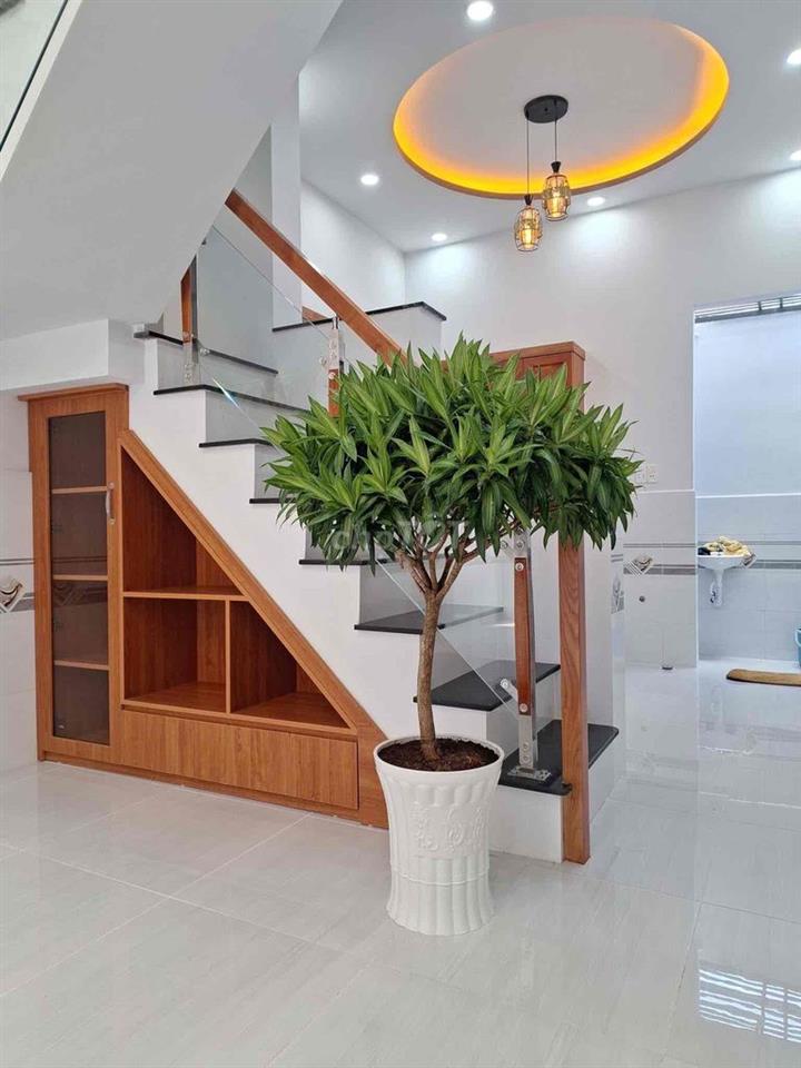 Nhà lầu gần chợ Gà Đông Thạnh Hóc Môn