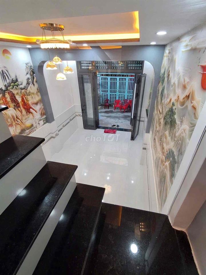 Nhà lầu gần chợ Gà Đông Thạnh Hóc Môn