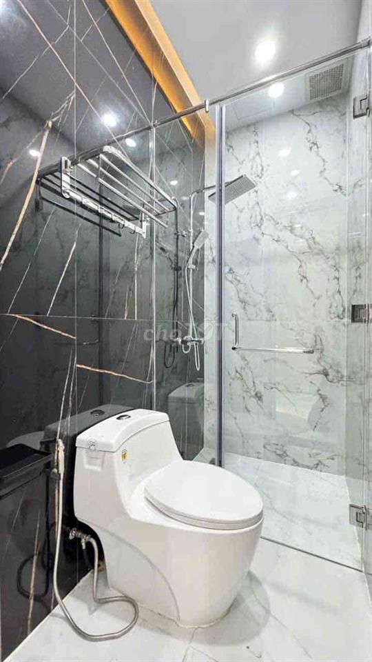 Bán Nhà Tân Phú - Hẻm Xe Hơi 6m - Sổ Hồng Hoàn Công - 4PN