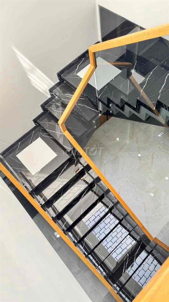 Bán Nhà Tân Phú - Hẻm Xe Hơi 6m - Sổ Hồng Hoàn Công - 4PN