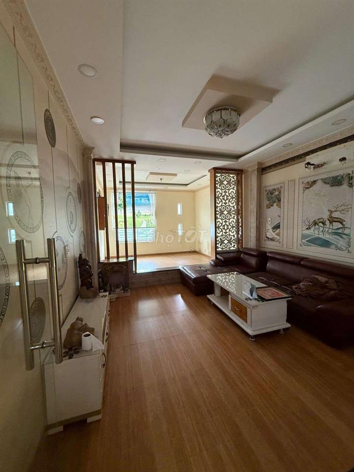 Nhà Đẹp 1 Trệt 3 Lầu Mặt Tiền Song Hành