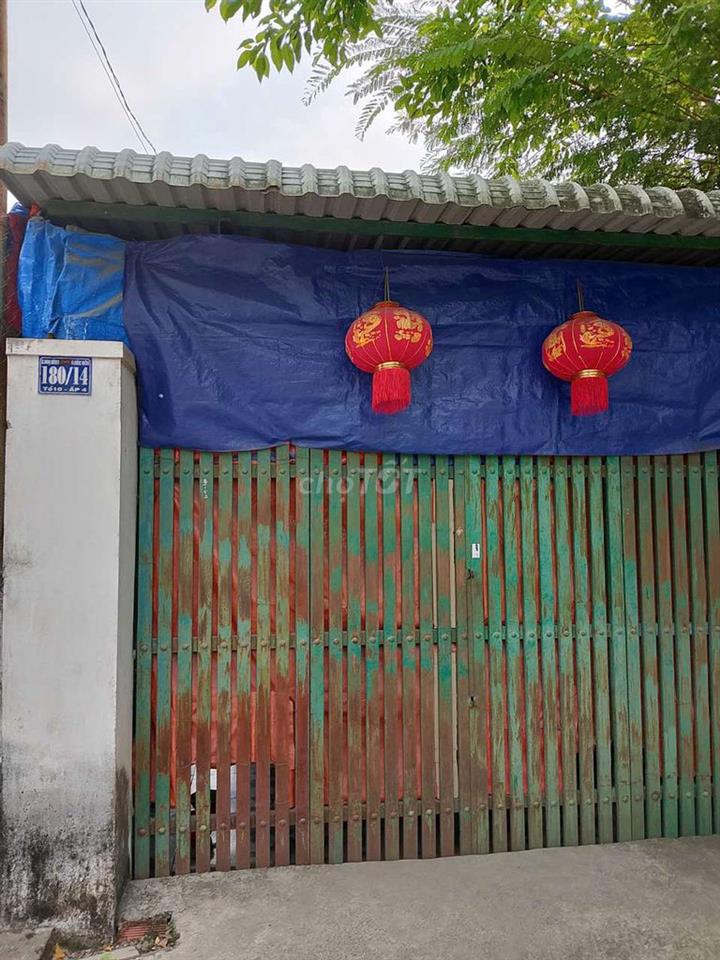 NHÀ MẶT TIỀN ĐƯỜNG , GẦN CHỢ, TRƯỜNG HỌC, TRẠM Y TẾ, ỦY BAN,...