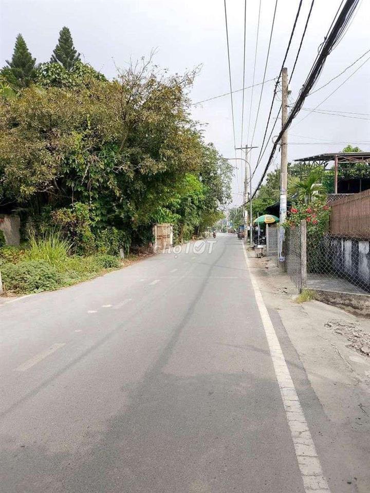 NHÀ MẶT TIỀN ĐƯỜNG NHỰA THÔNG, GẦN CHỢ, TRƯỜNG HỌC, TRẠM Y TẾ, ỦY BAN