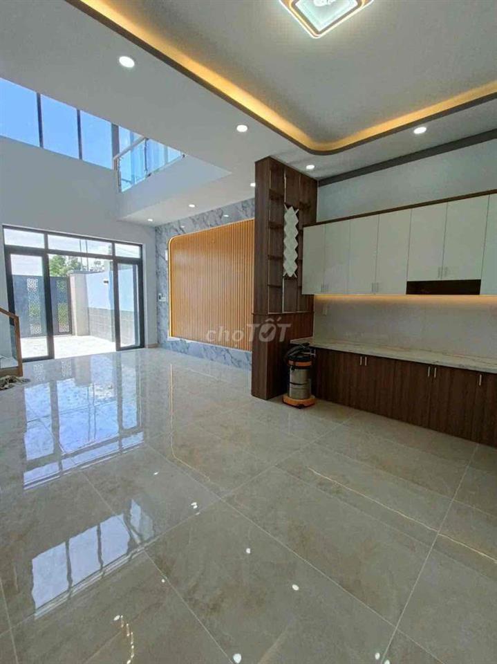 Siêu Phẩm Nhà Phố Cao Cấp ! Mặt Tiền Đường XTT20