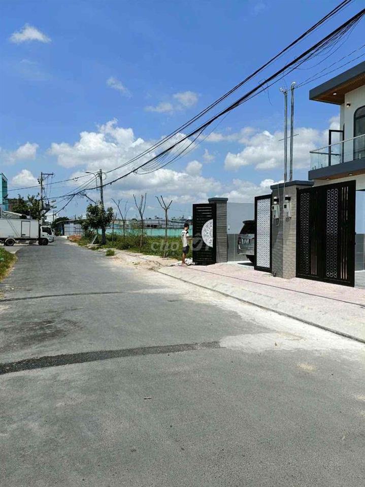 Siêu Phẩm Nhà Phố Cao Cấp ! Mặt Tiền Đường XTT20