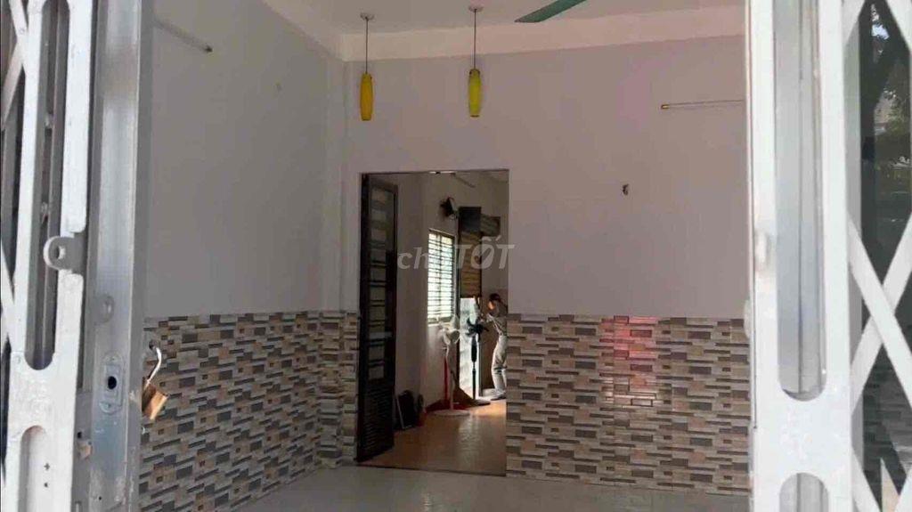 Cho thuê nhà Mặt tiền Bà Điểm, đường nhựa xe tải lưu thông
