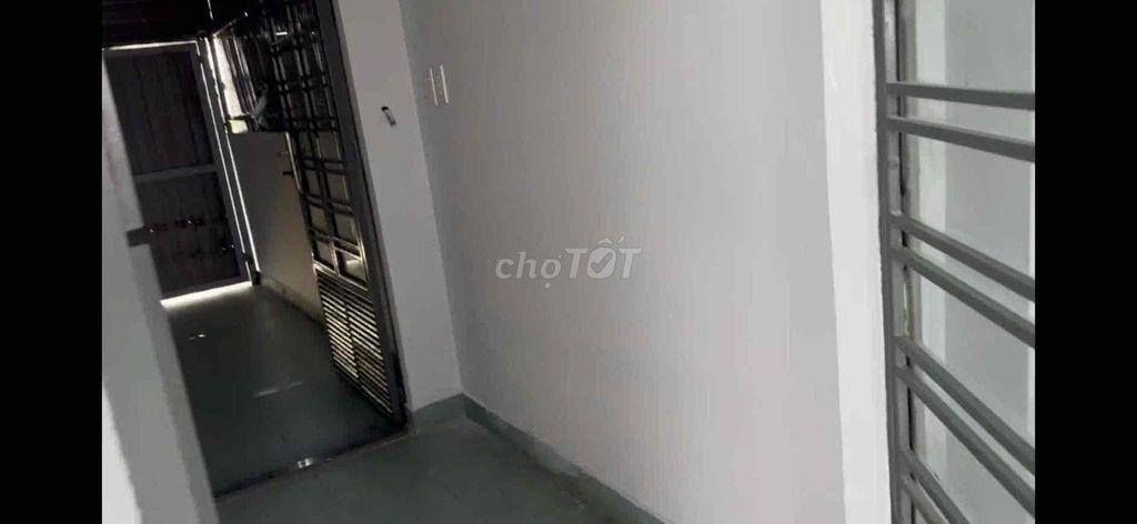 Cho thuê nhà Mặt tiền Bà Điểm, đường nhựa xe tải lưu thông