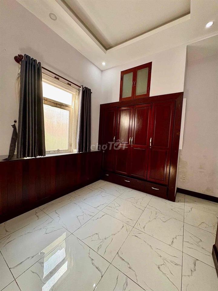 Cho thuê nhà Mt đường nhựa Bà điểm gần An sương