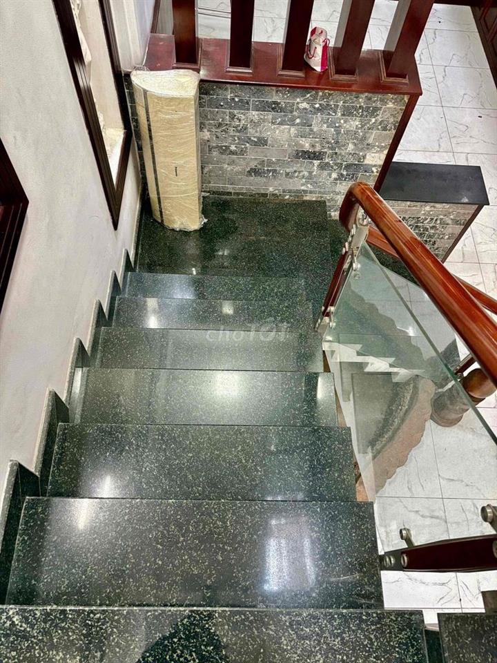 Cho thuê nhà Mt đường nhựa Bà điểm gần An sương