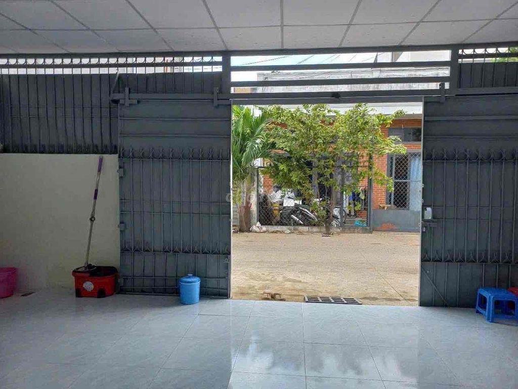 cho thuê kho xưởng sạch sẽ Bà điểm