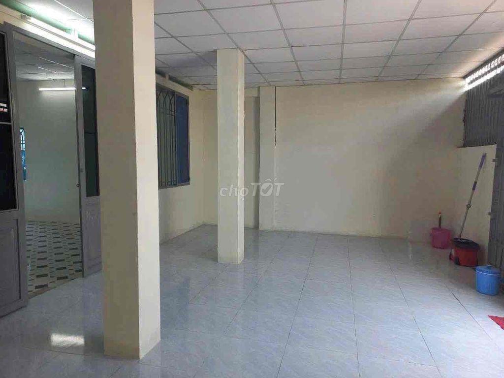 cho thuê kho xưởng sạch sẽ Bà điểm