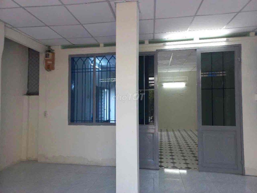 cho thuê kho xưởng sạch sẽ Bà điểm