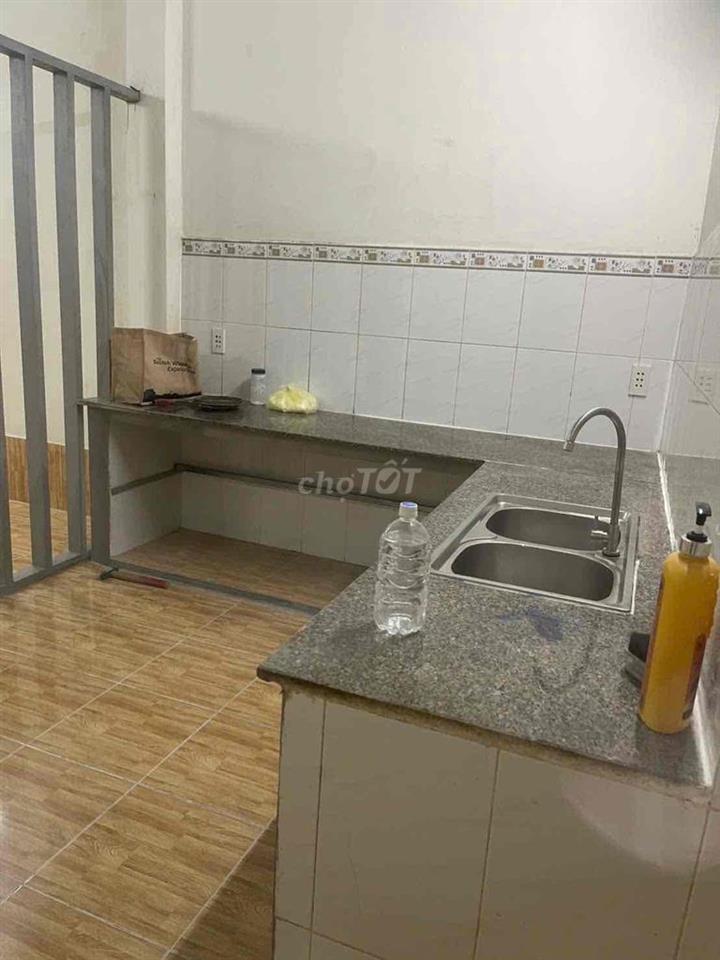 cho thuê nhà có sân rộng bà điểm