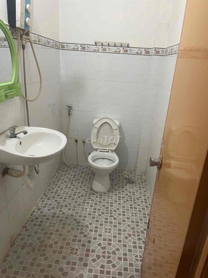 cho thuê nhà có sân rộng bà điểm