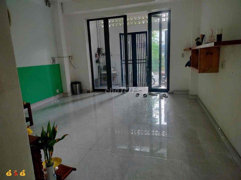Nhà thuê KDC Hoàng Hải Bà Điểm Hóc Môn DT. 4.5x23m 2 lầu 3pn 3wc  Giá