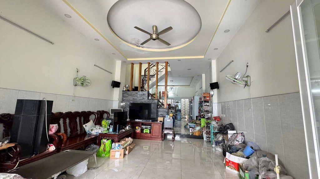 Bán nhà mặt tiền 3 lầu Bà Điểm _ HCM