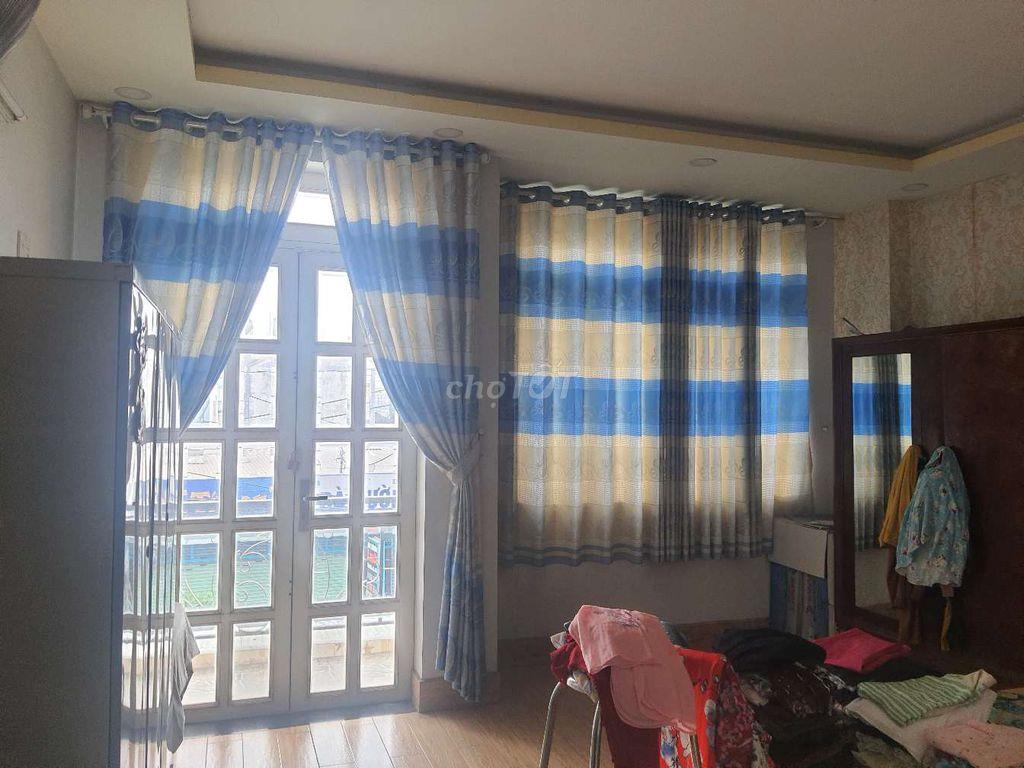 Bán nhà mặt tiền 3 lầu Bà Điểm _ HCM