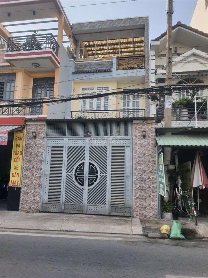 Bán nhà mặt tiền 3 lầu Bà Điểm _ HCM