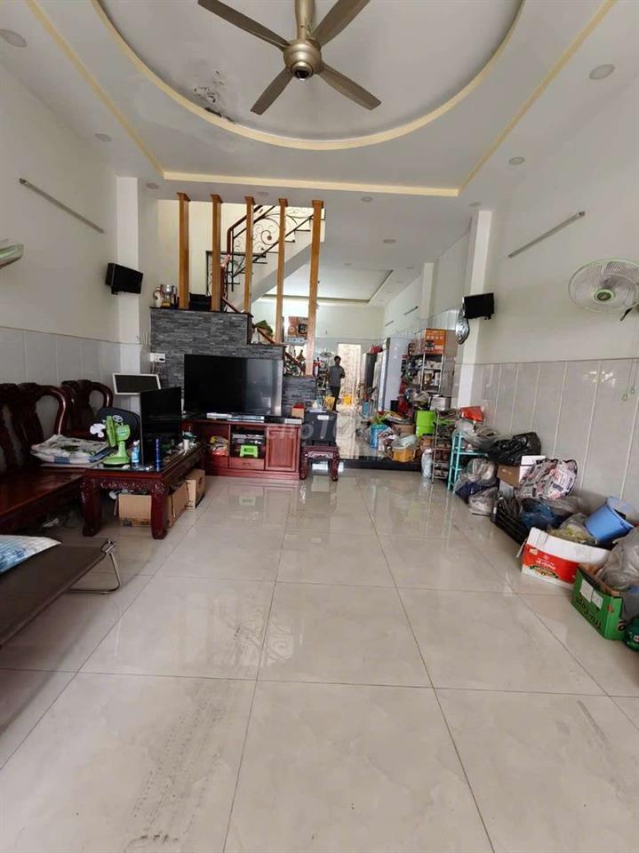 Bán nhà mặt tiền kinh doanh Bà Điểm HCM