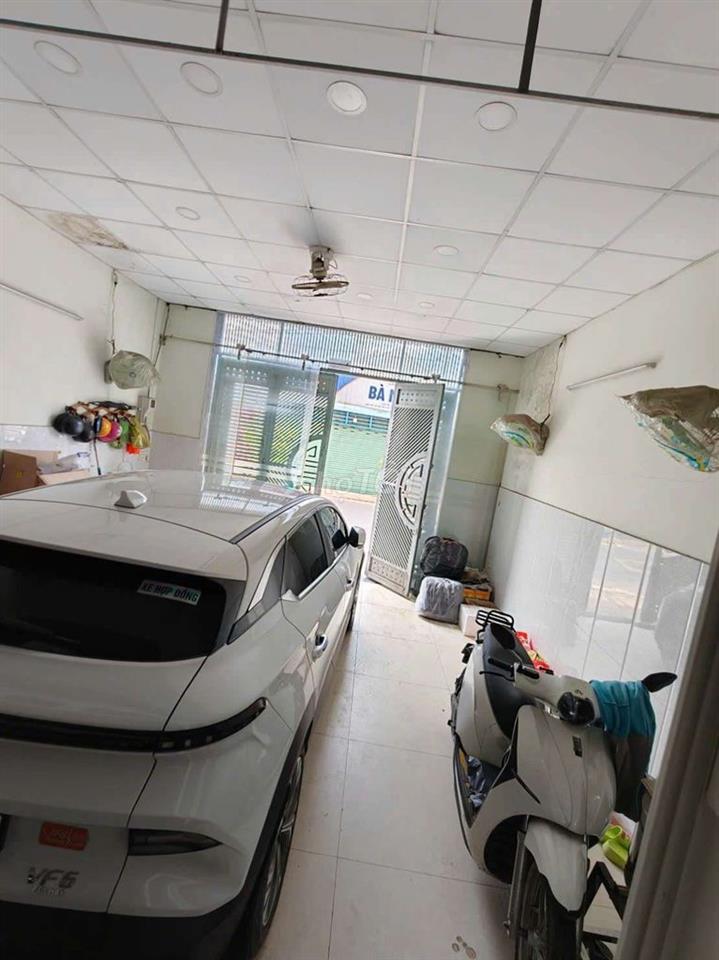 Bán nhà mặt tiền kinh doanh Bà Điểm HCM