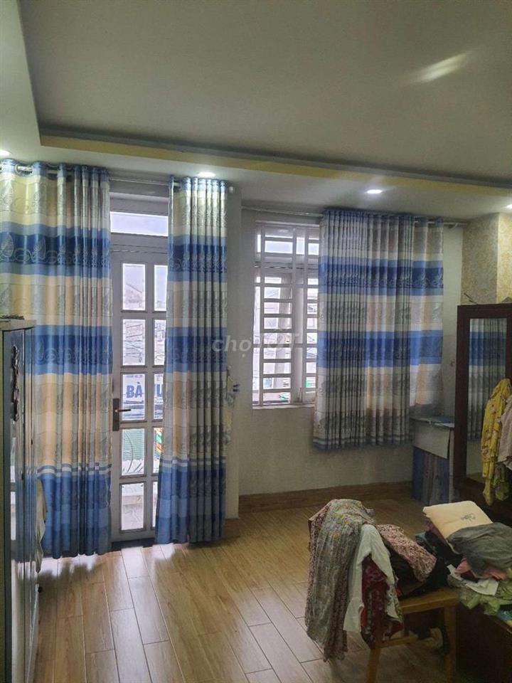 Bán nhà mặt tiền đường nhựa , 3 lầu 5x20m