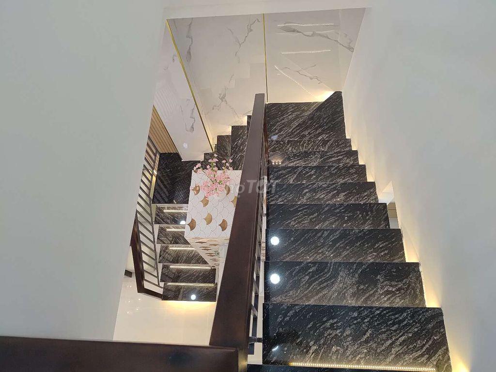 NGUYỄN SỸ SÁCH, NGAY CHỢ TÂN TRỤ, HXH, 2 TẦNG BTCT, 37M² CHỈ NHỈNH 5TỶ