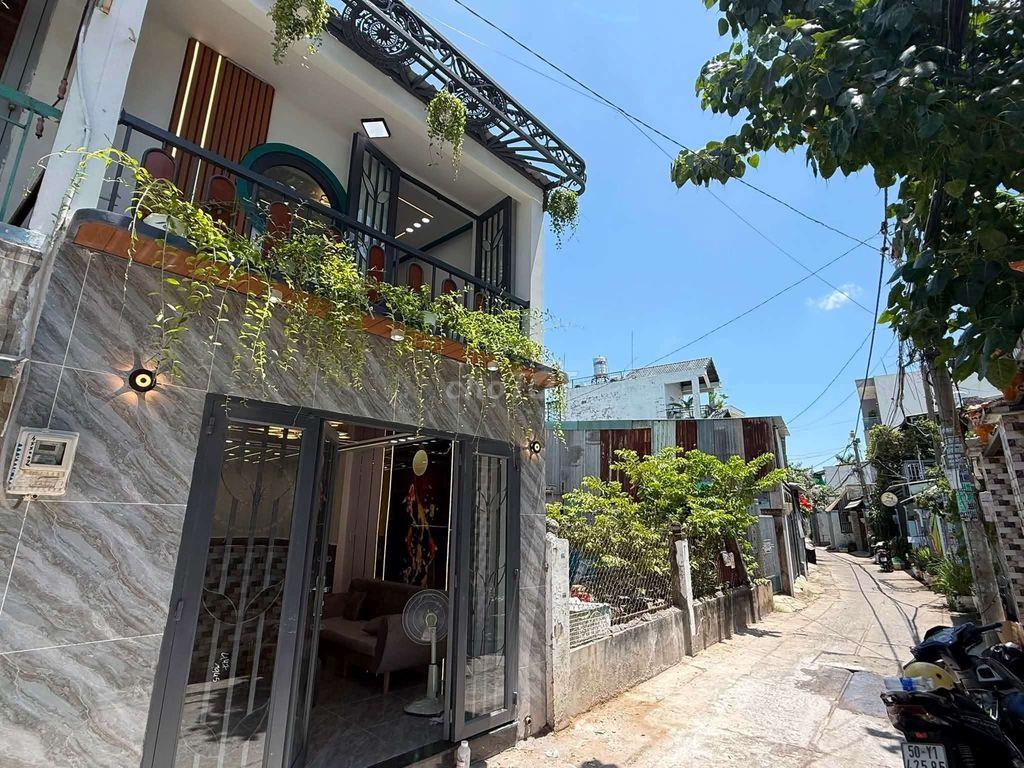 nhà mới hoàn thiện bà điểm 5