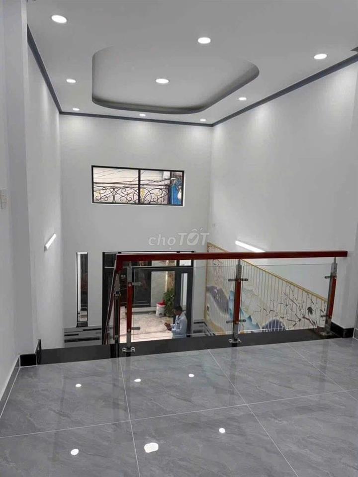 Nhà đúc mới sổ hồng khu dân cư snag tên