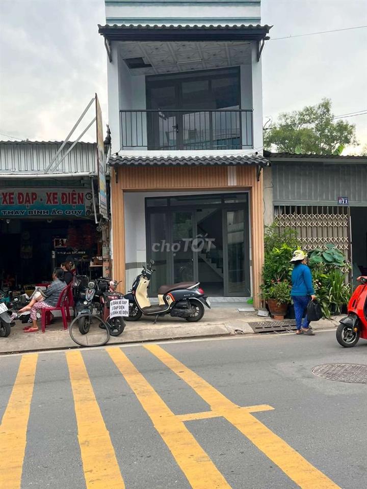 Mặt tiền Trịnhà Thị Miếng buôn bán