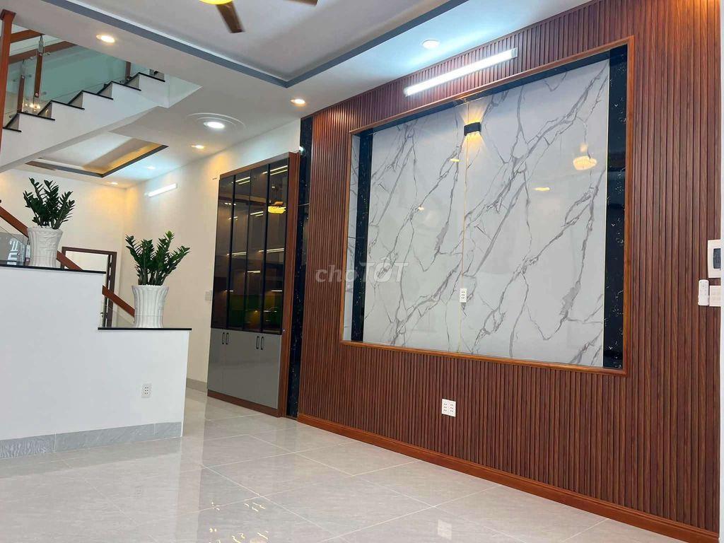 Mới hoàn thiện nhà sổ hồng trệt lầu mặt tiền 