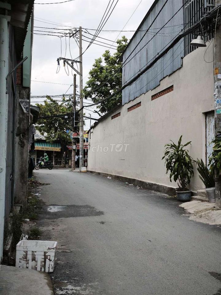 nhà mới hoàn thiện diện tích rộng khu dân cư
