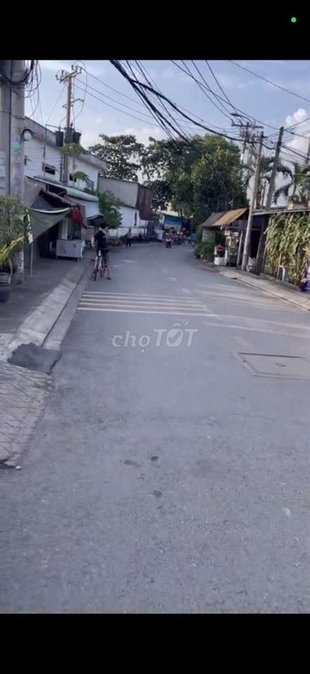 Bán đât tặng nhà mặt tiền chợ chữ S