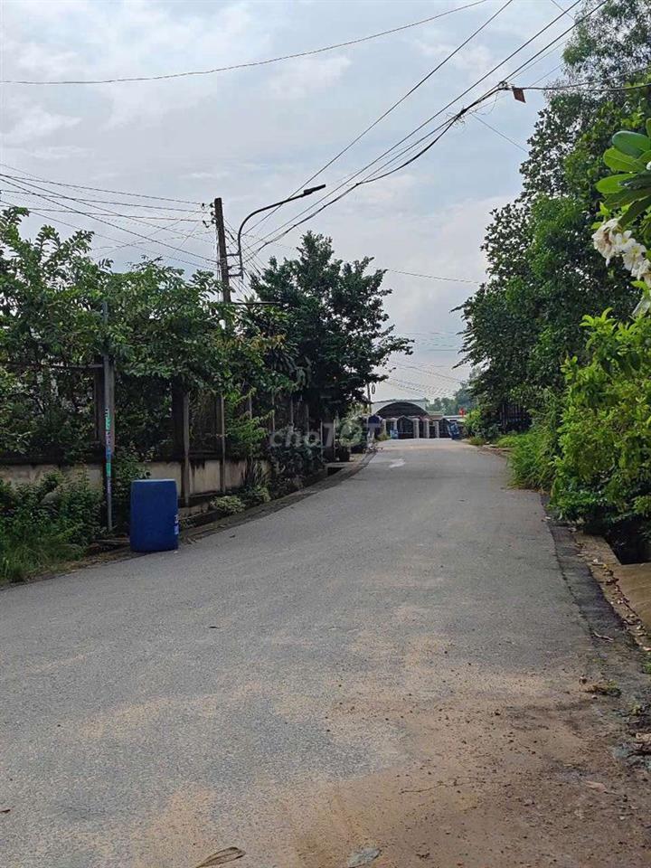 Chính chủ cân bán đất mặt tiền chợ bến lớn