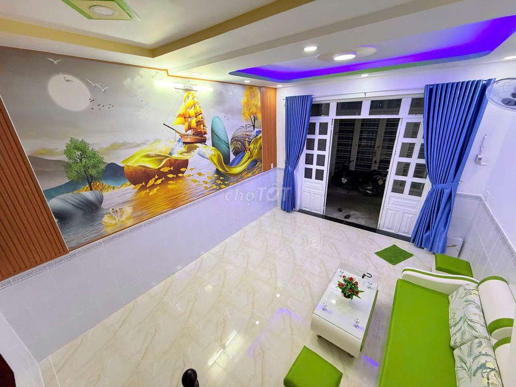 bà điểm nhà mới hoàn thiện khu trung tâm