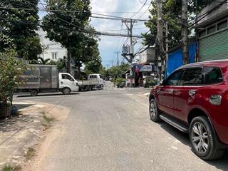 Mặt tiền  Lý Thị Nê ba điểm đông đúc