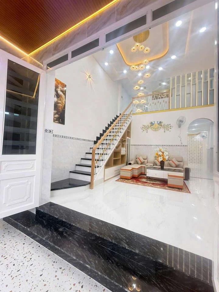Nhà mới hiện đại ngày chợ đường thông