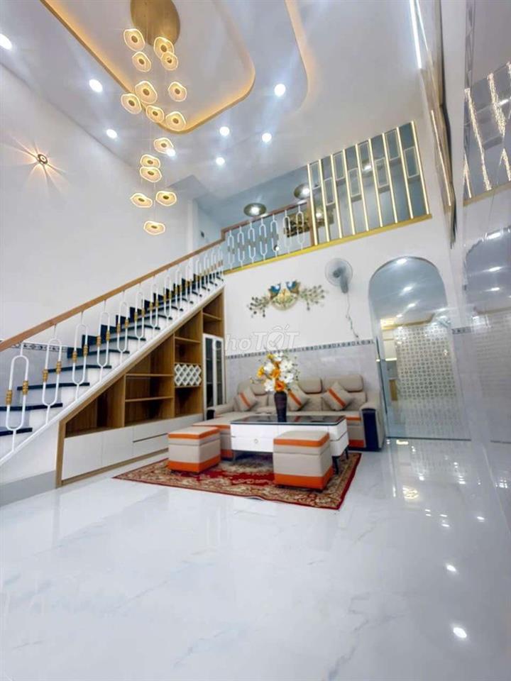 Nhà mới hiện đại ngày chợ đường thông