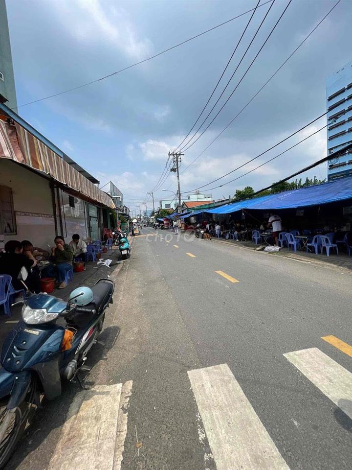 Cần bán gấp nhà mặt tiền hiếm có căn thứ 2 đường Tân Xuân 6, Hốc Môn