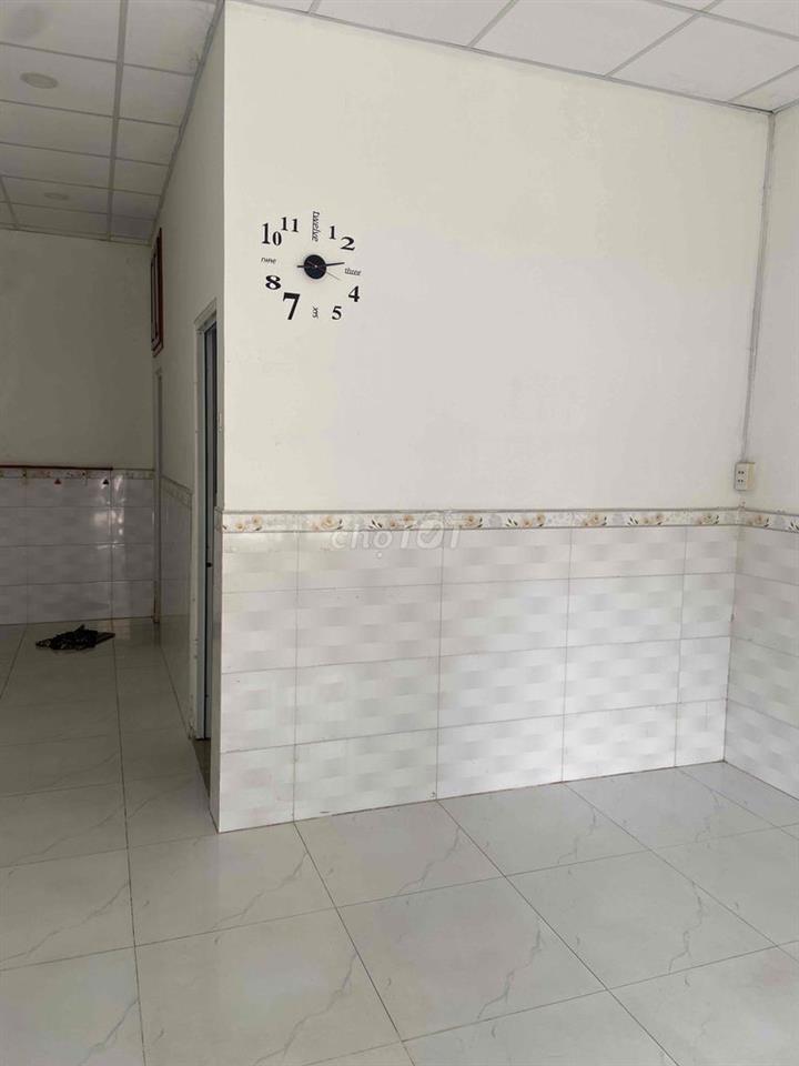 Cần bán gấp nhà mặt tiền hiếm có căn thứ 2 đường Tân Xuân 6, Hốc Môn