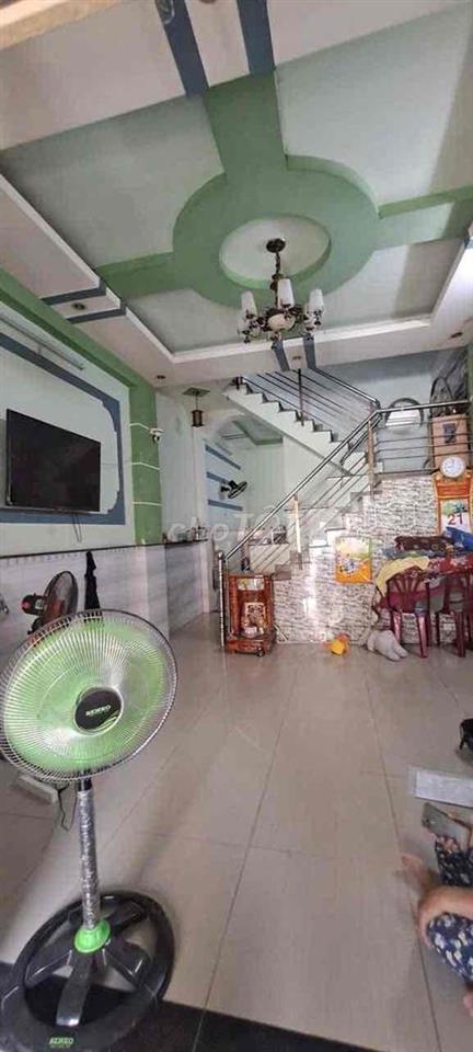 Hàng thơm Đặng Thúc Vịnh vào 50m hẻm thông