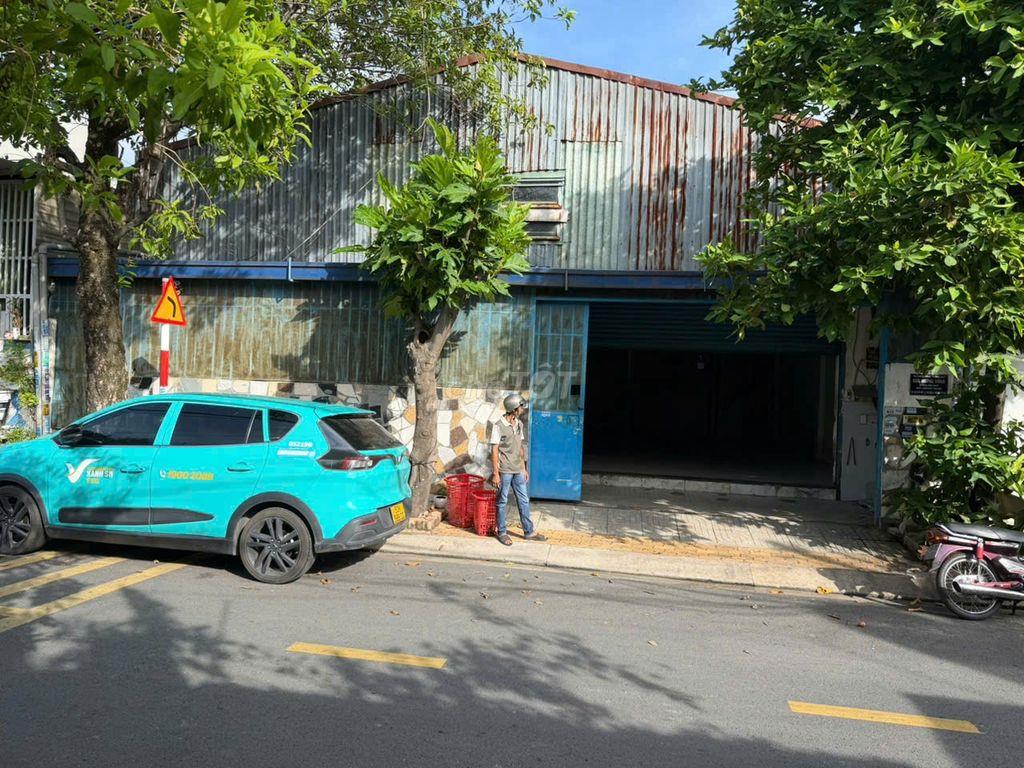 CHO THUÊ XƯỞNG 200M, ĐIỆN 3P, ĐƯỜNG 10M, CÁCH TÔ KÝ 200M