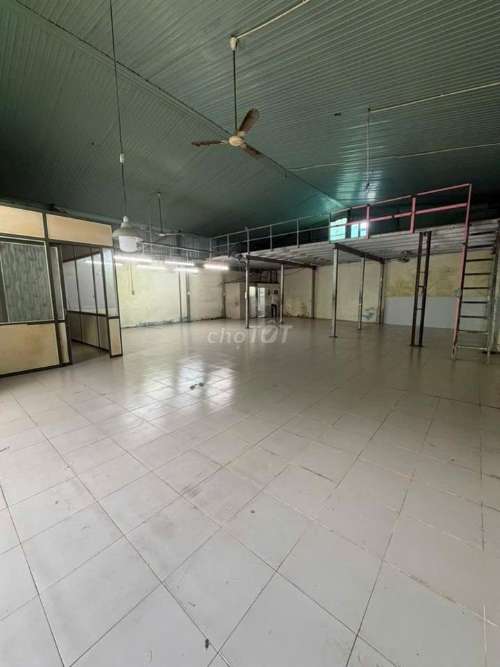 CHO THUÊ XƯỞNG 200M, ĐIỆN 3P, ĐƯỜNG 10M, CÁCH TÔ KÝ 200M