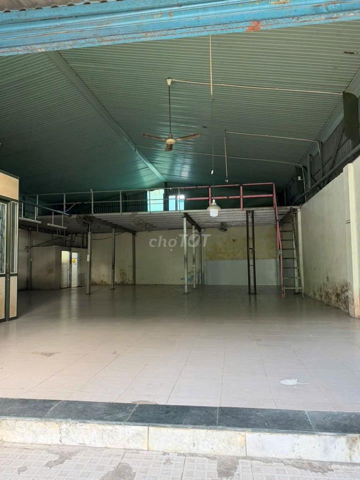 CHO THUÊ XƯỞNG 200M, ĐIỆN 3P, ĐƯỜNG 10M, CÁCH TÔ KÝ 200M