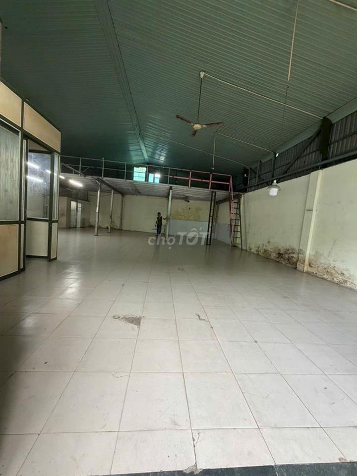 CHO THUÊ XƯỞNG 200M, ĐIỆN 3P, ĐƯỜNG 10M, CÁCH TÔ KÝ 200M