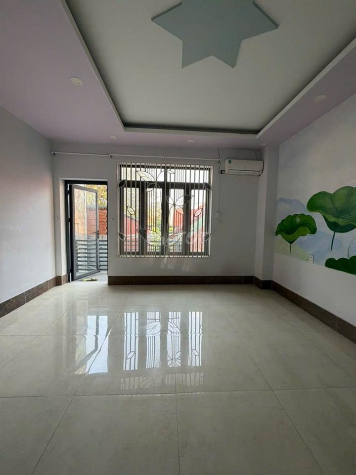 CHO NỮ THUÊ PHÒNG GẦN HUFLIT HÓC MÔN, KHU BIỆT THỰ, BẢO VỆ 24//7