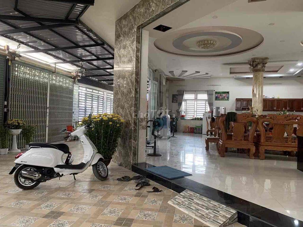 Bán căn biệt thự góc 2 mặt tiền đèn xanh đỏ kinh doanh mọi ngành nghề